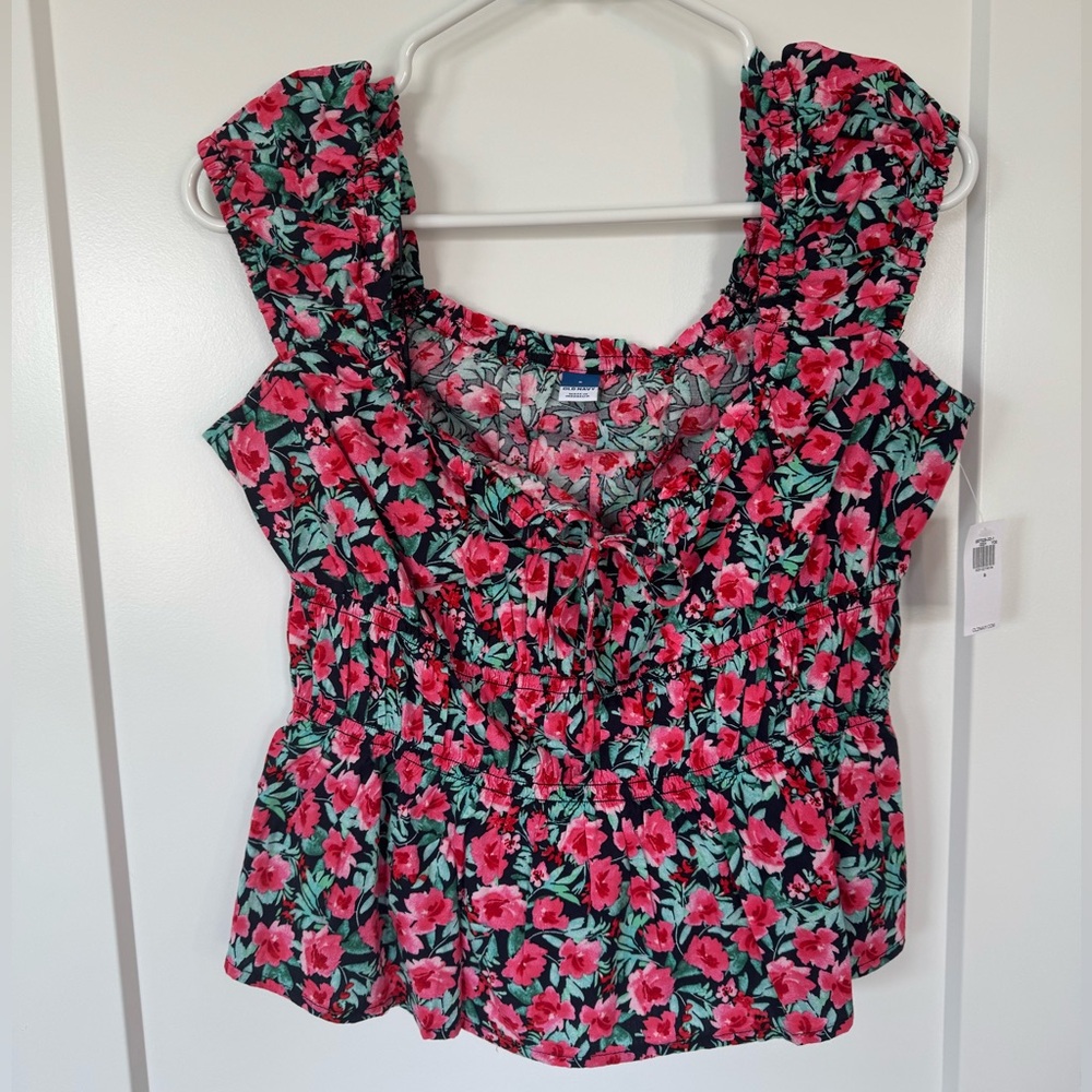 NWT Floral Peplum Style Top
